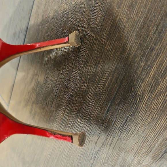 Christian Louboutin Women's Tan Patent Pumps - Size 36 1/2 - Picture 15 of 15